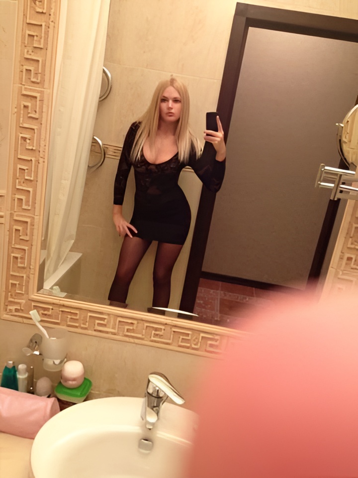 Лариса привлекательная девушка из Уссурийска цена от 1500 руб